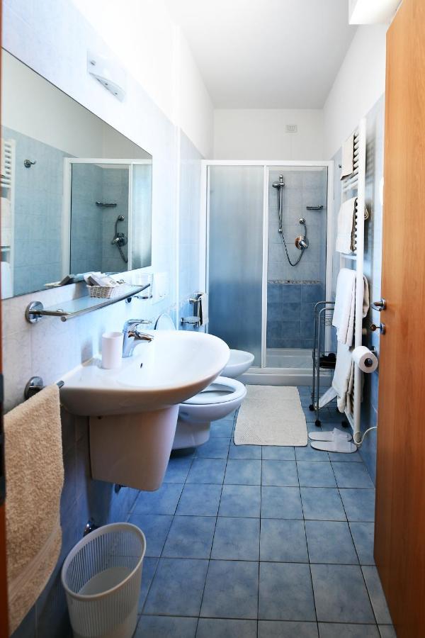 Residence Marlin Riccione Bagian luar foto
