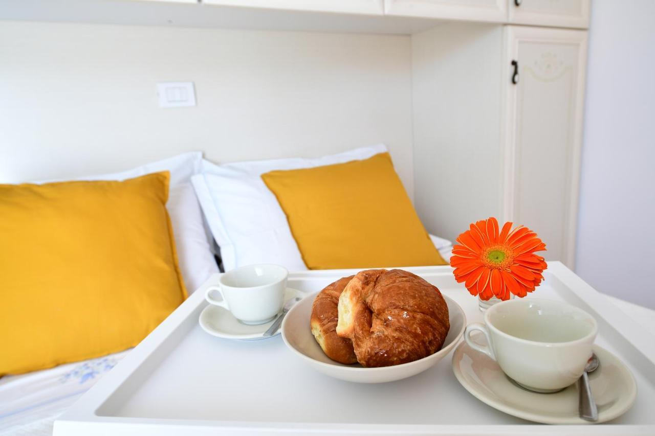 Residence Marlin Riccione Bagian luar foto