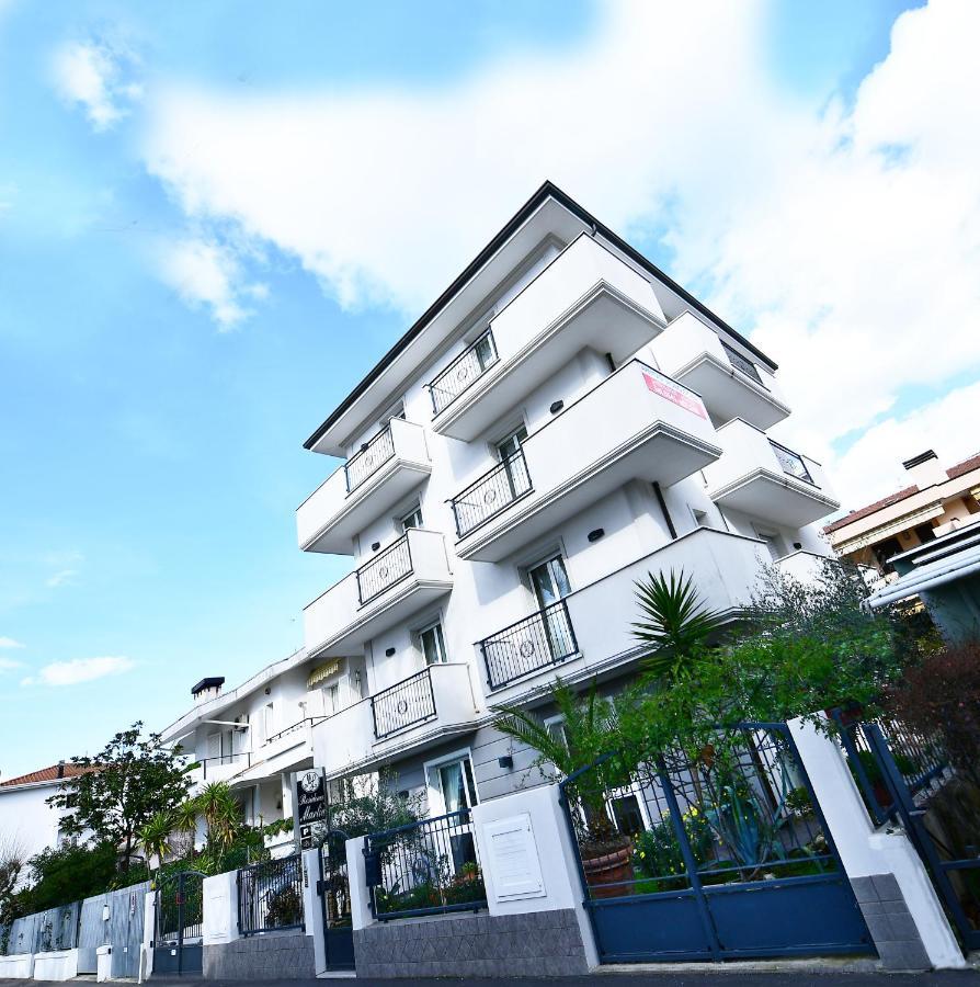 Residence Marlin Riccione Bagian luar foto