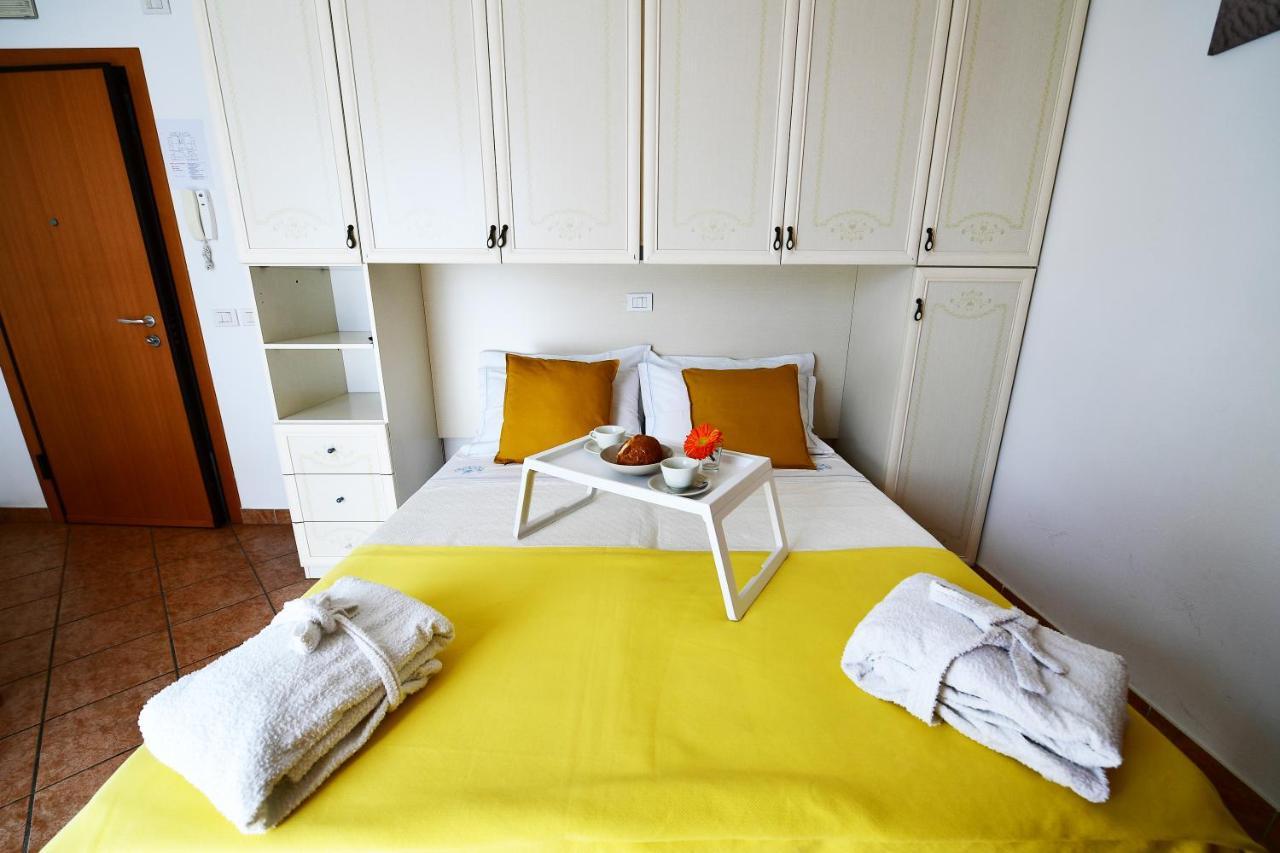 Residence Marlin Riccione Bagian luar foto