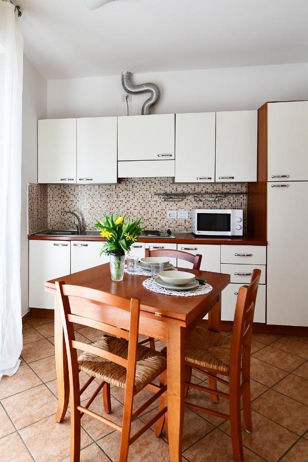 Residence Marlin Riccione Bagian luar foto