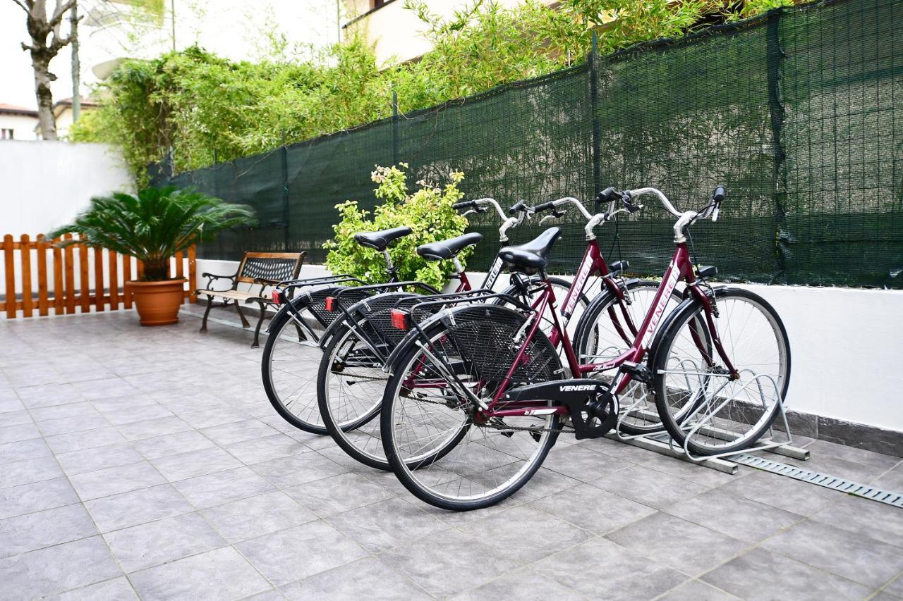 Residence Marlin Riccione Bagian luar foto
